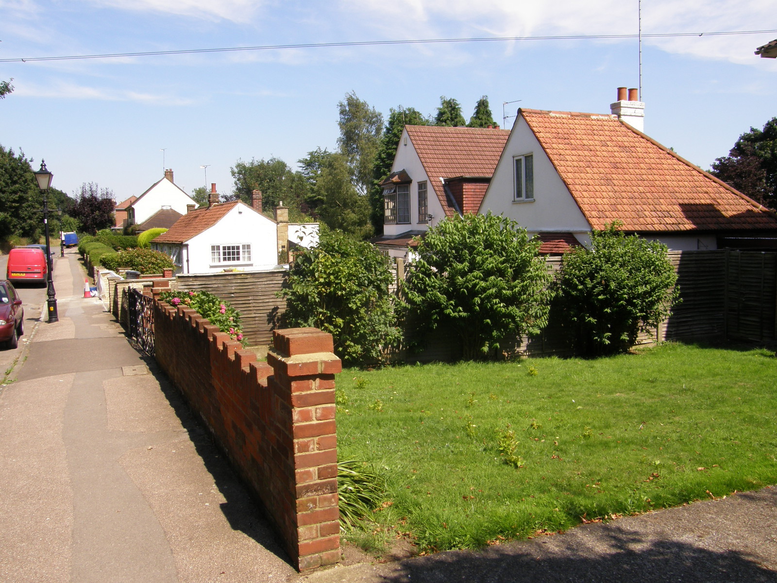 Houses along Bell Common