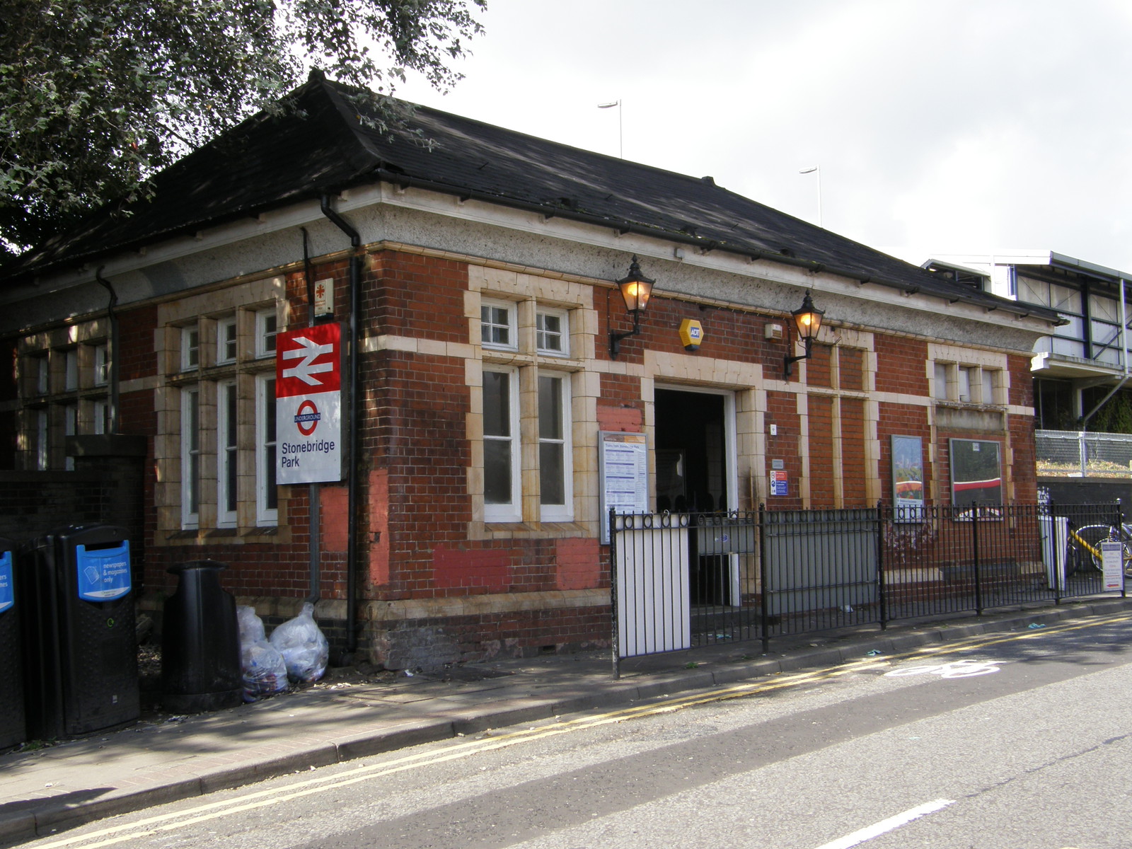 Stonebridge Park station