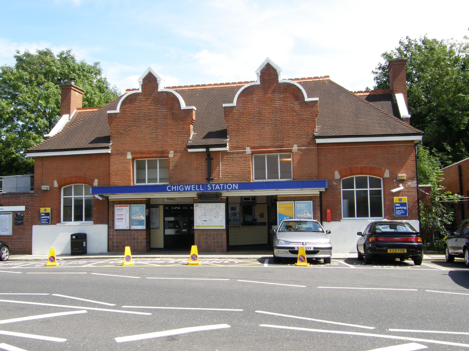 Chigwell station