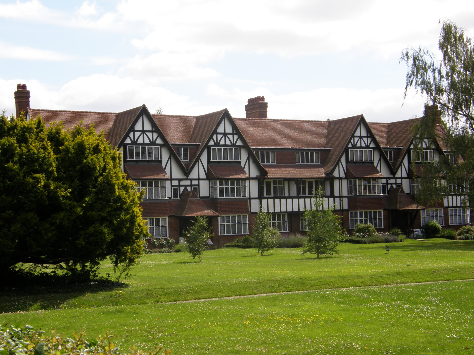 Image from Perivale and Ealing Broadway to Shepherd's Bush