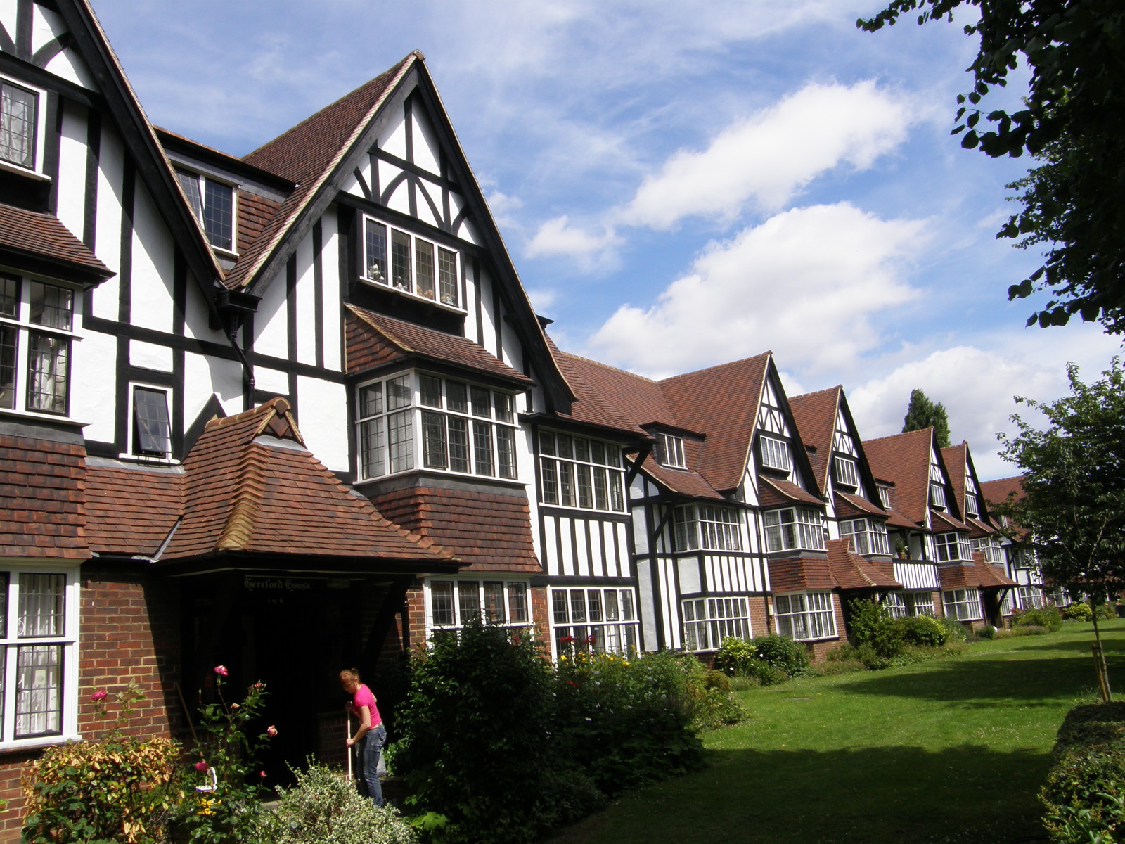 Image from Perivale and Ealing Broadway to Shepherd's Bush