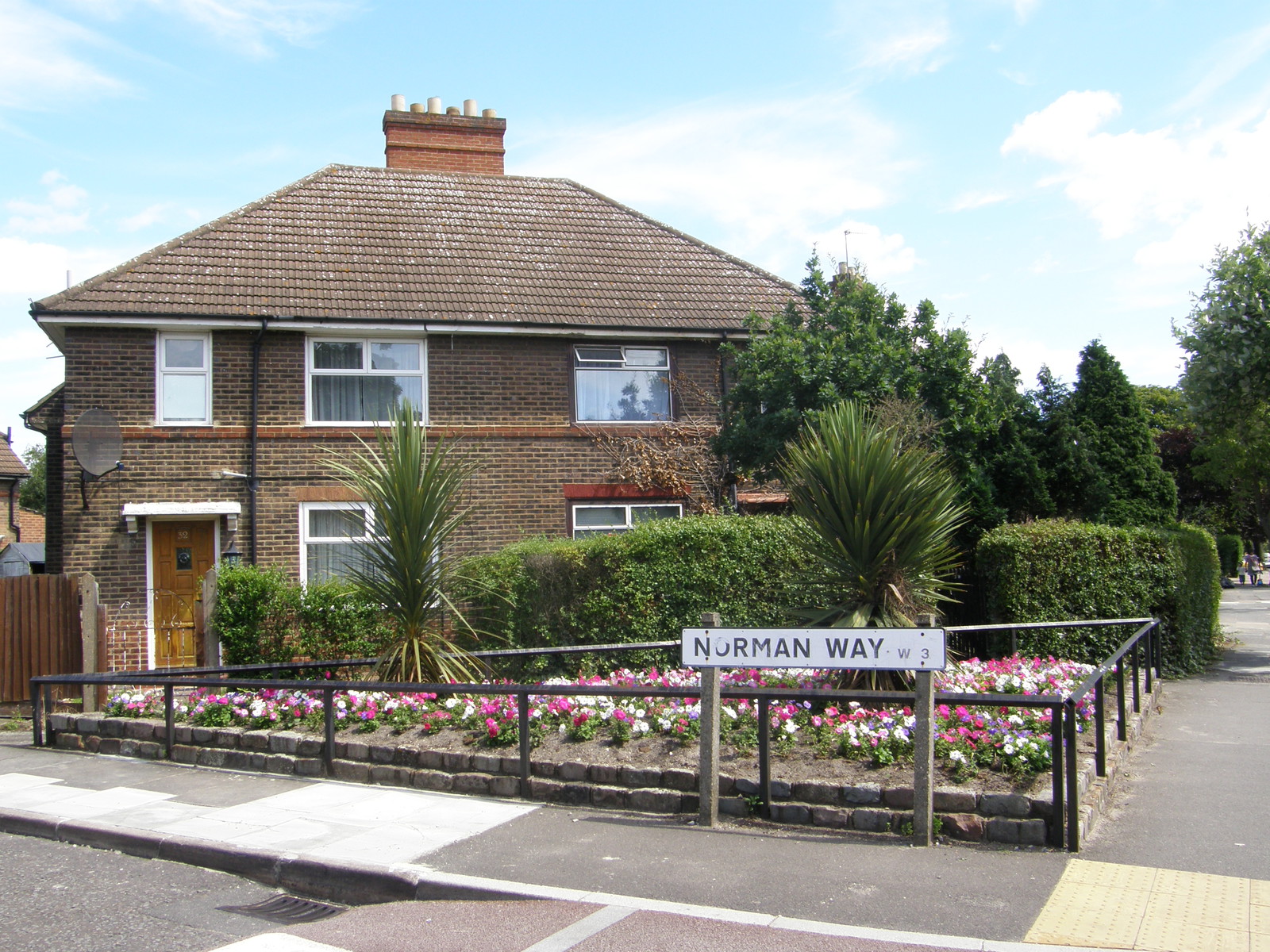 Image from Perivale and Ealing Broadway to Shepherd's Bush