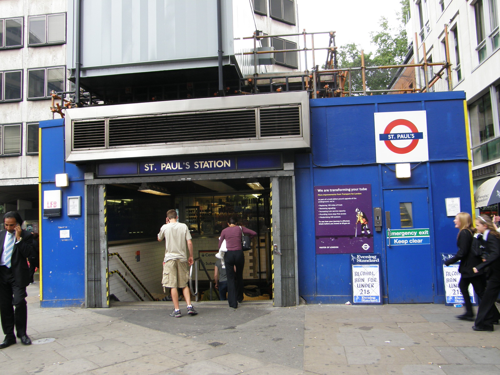 St Paul's station