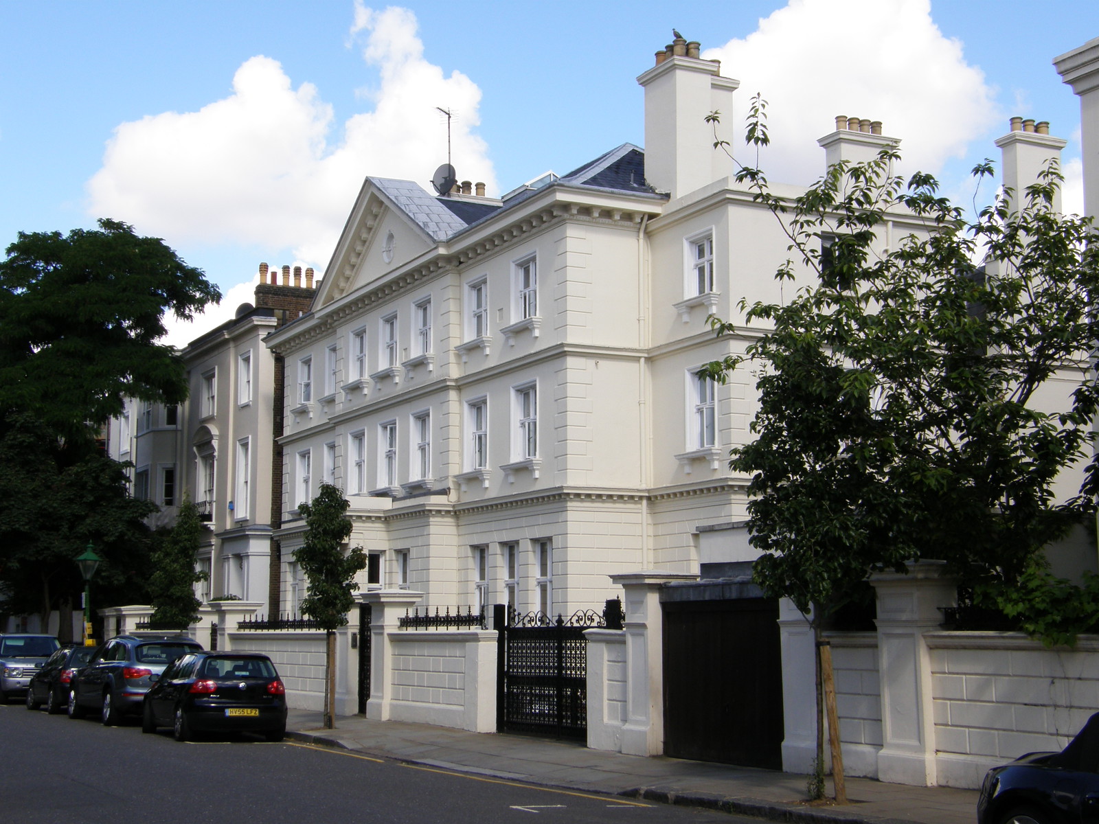 Image from Aldgate to Tower Hill and Gloucester Road to High Street Kensington