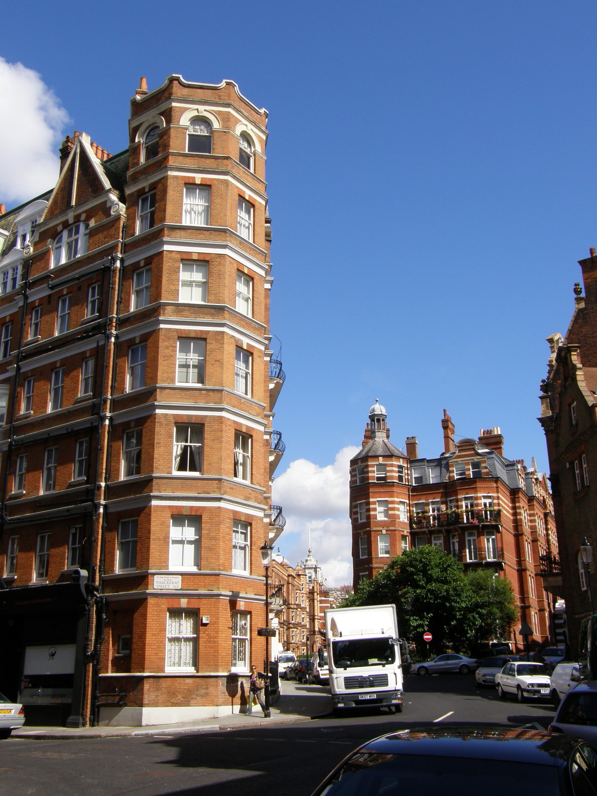 Image from Aldgate to Tower Hill and Gloucester Road to High Street Kensington