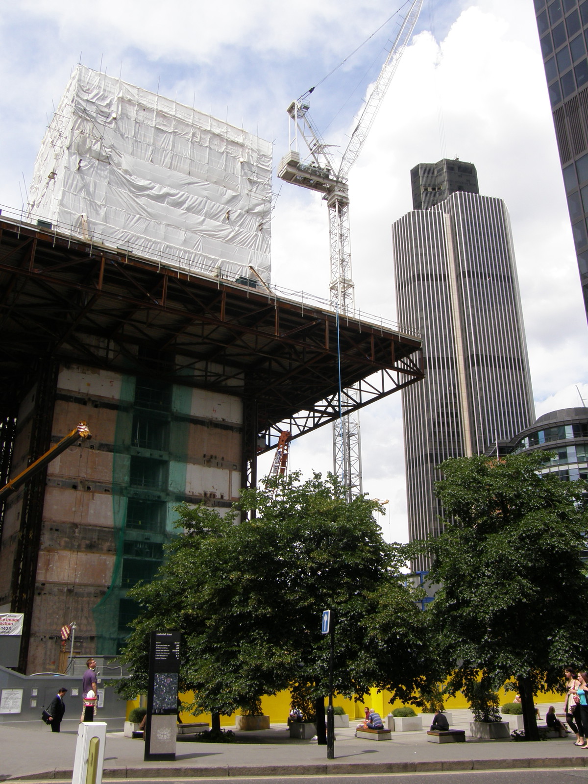 Image from Aldgate to Tower Hill and Gloucester Road to High Street Kensington