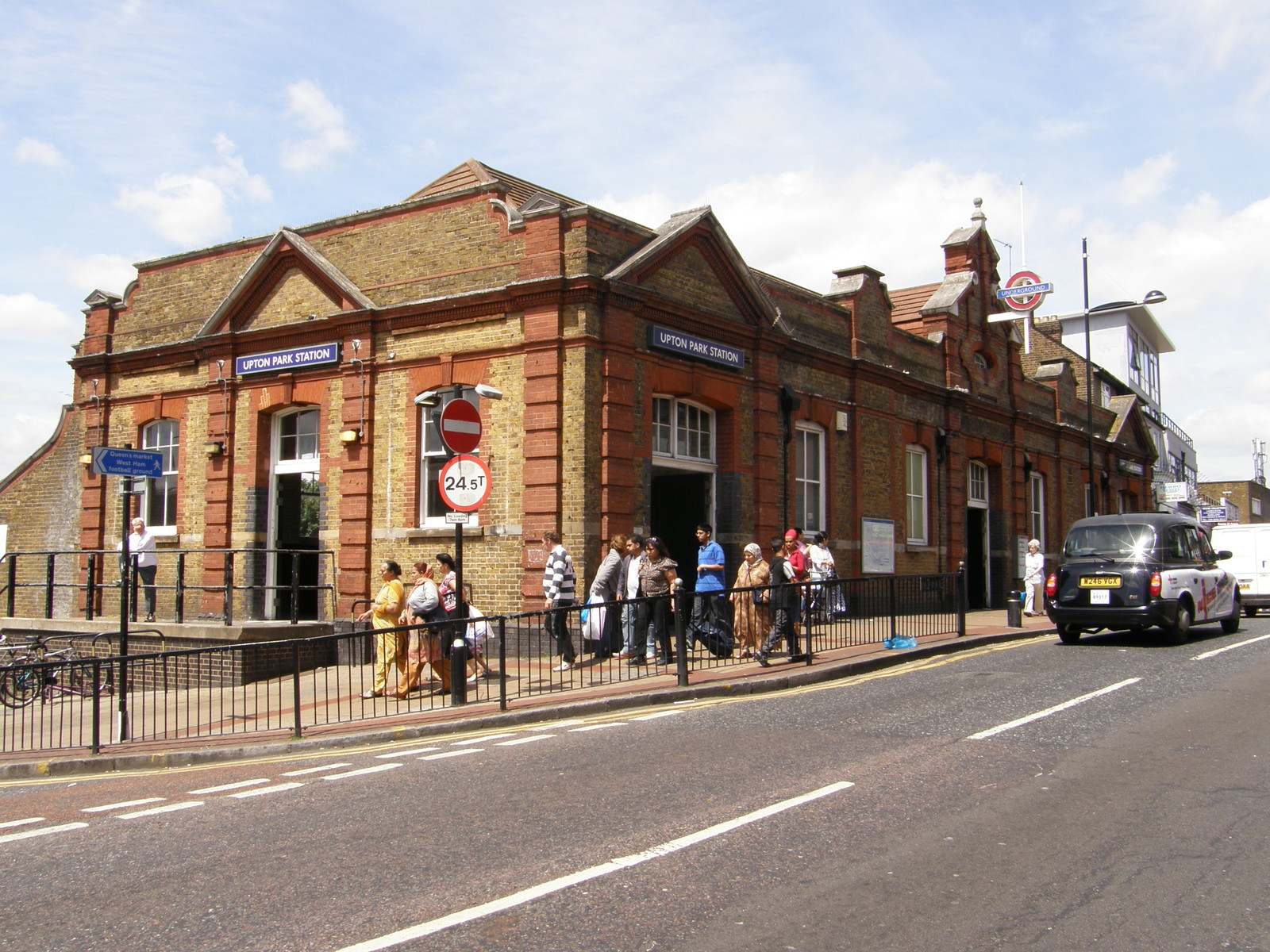 Upton Park station