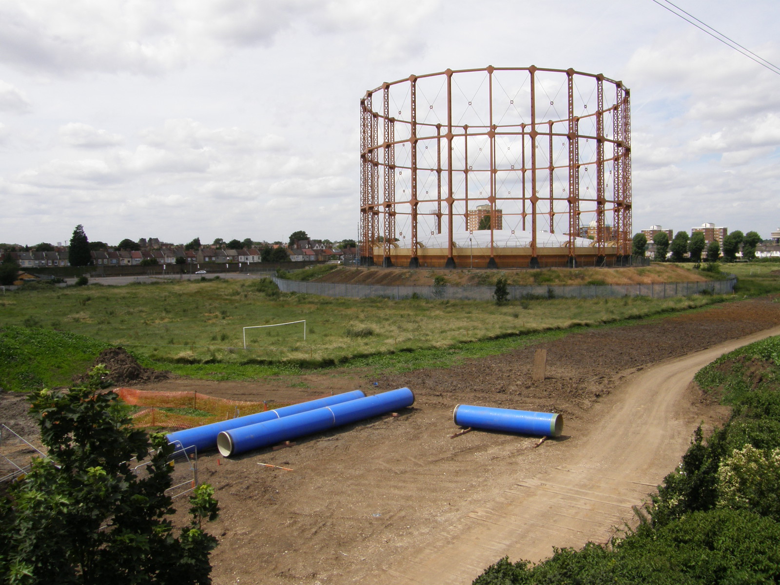 A gas tower next to the North Circular Road