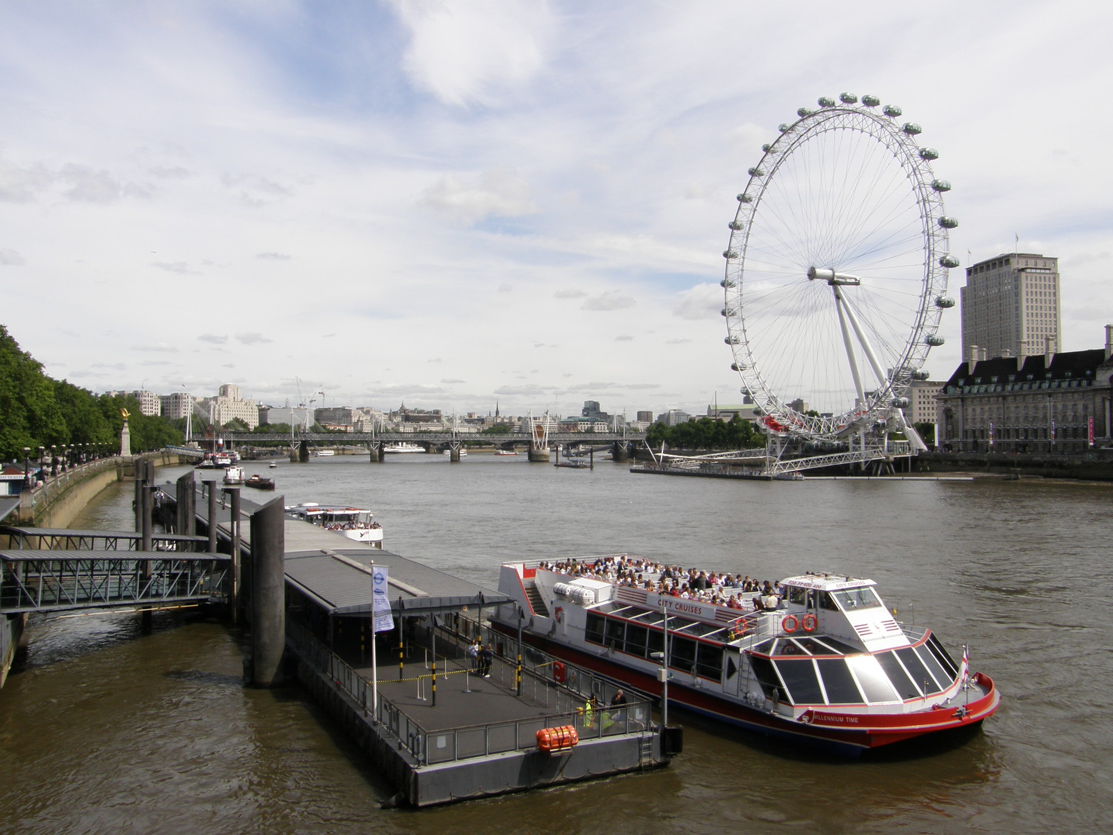 The view east towards the London Eye from Westminster Bridge