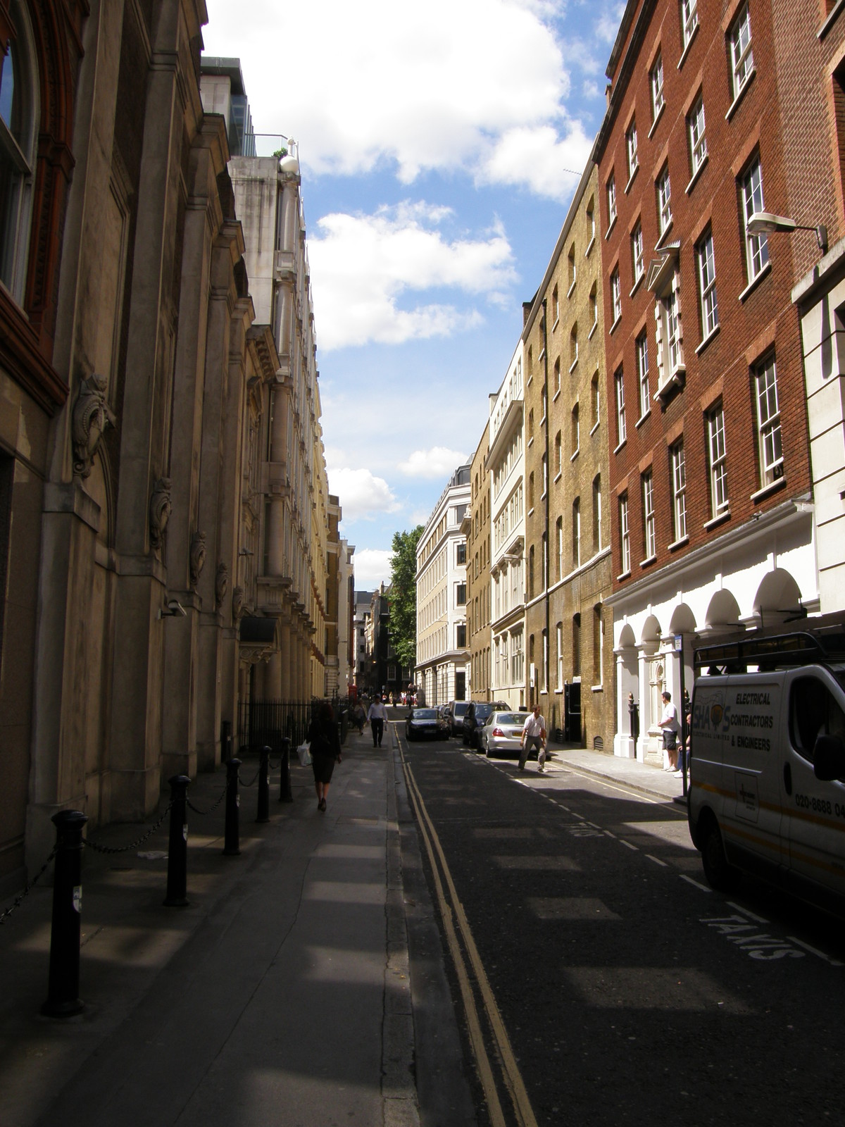 Image from Victoria to Bow Road