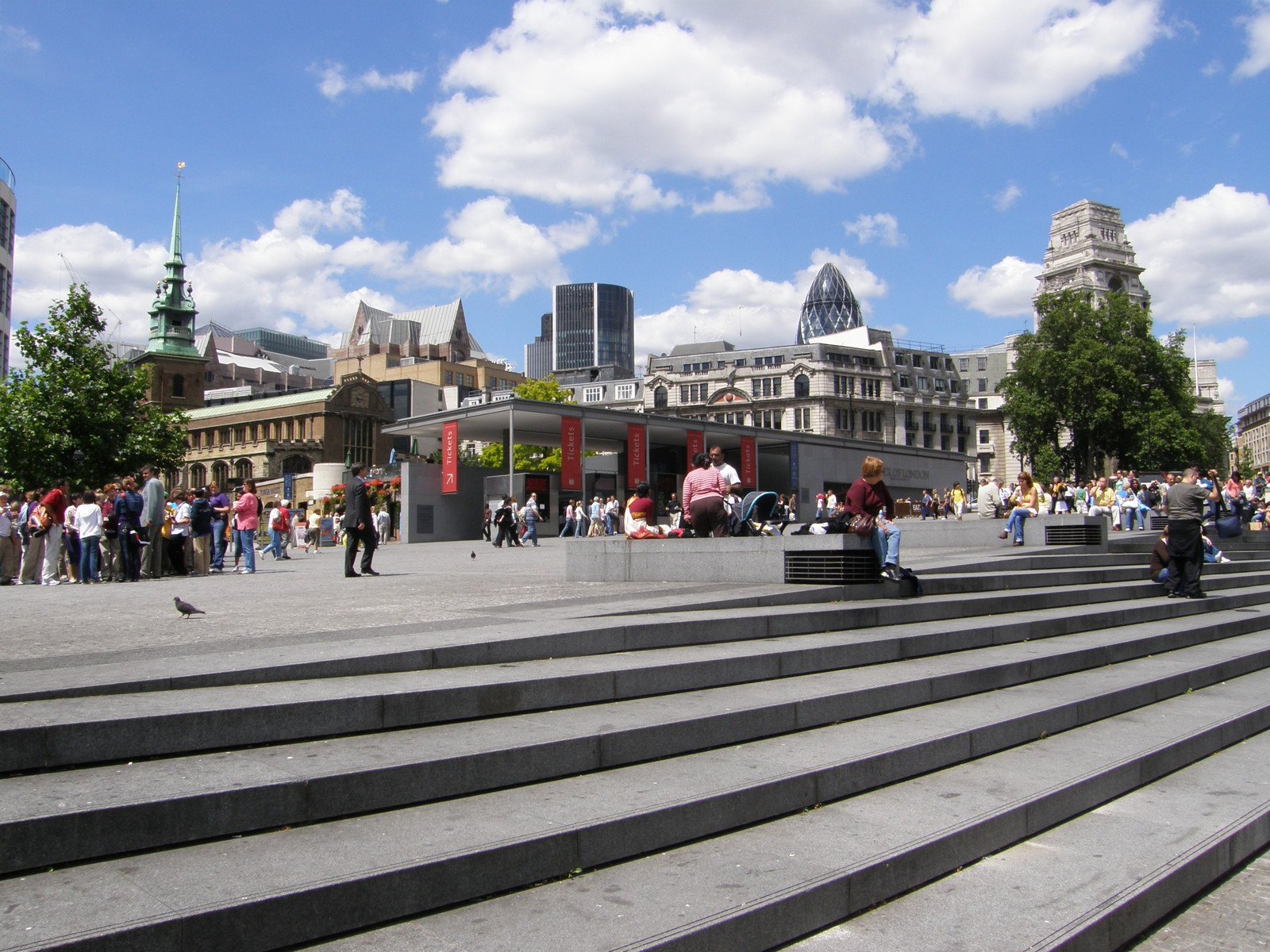 The plaza by the Tower of London
