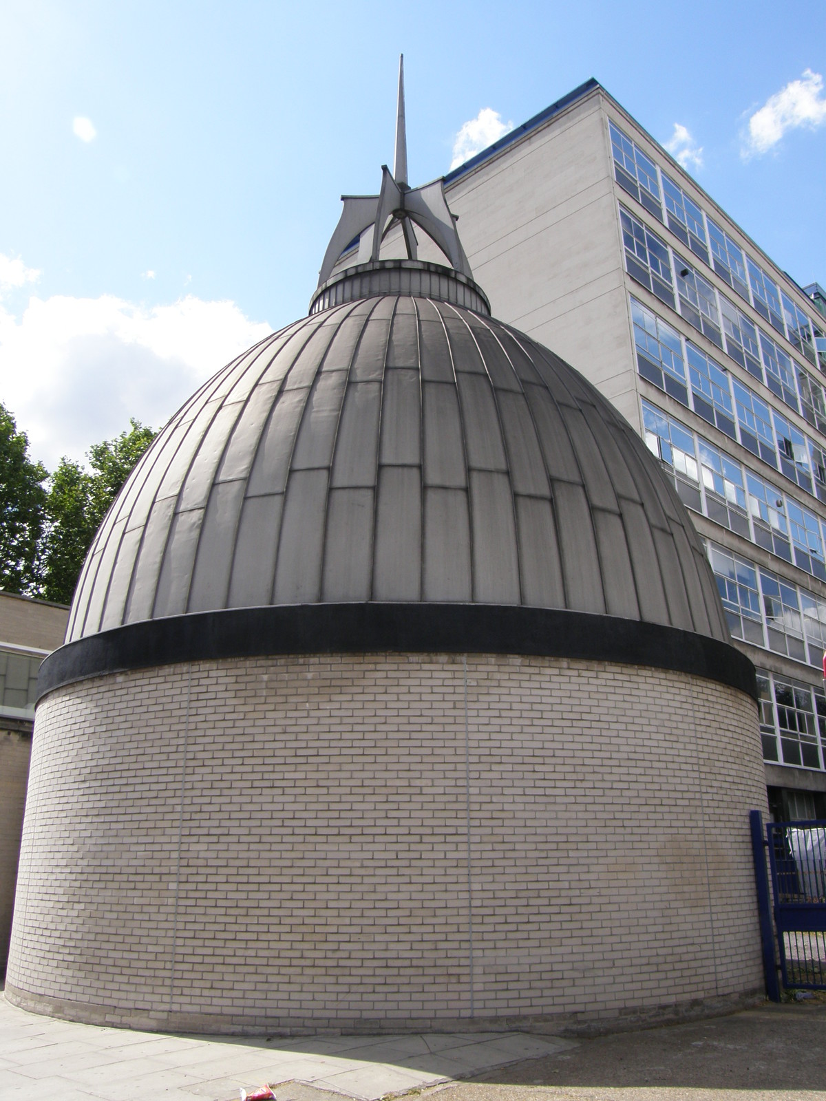 Image from Victoria to Bow Road