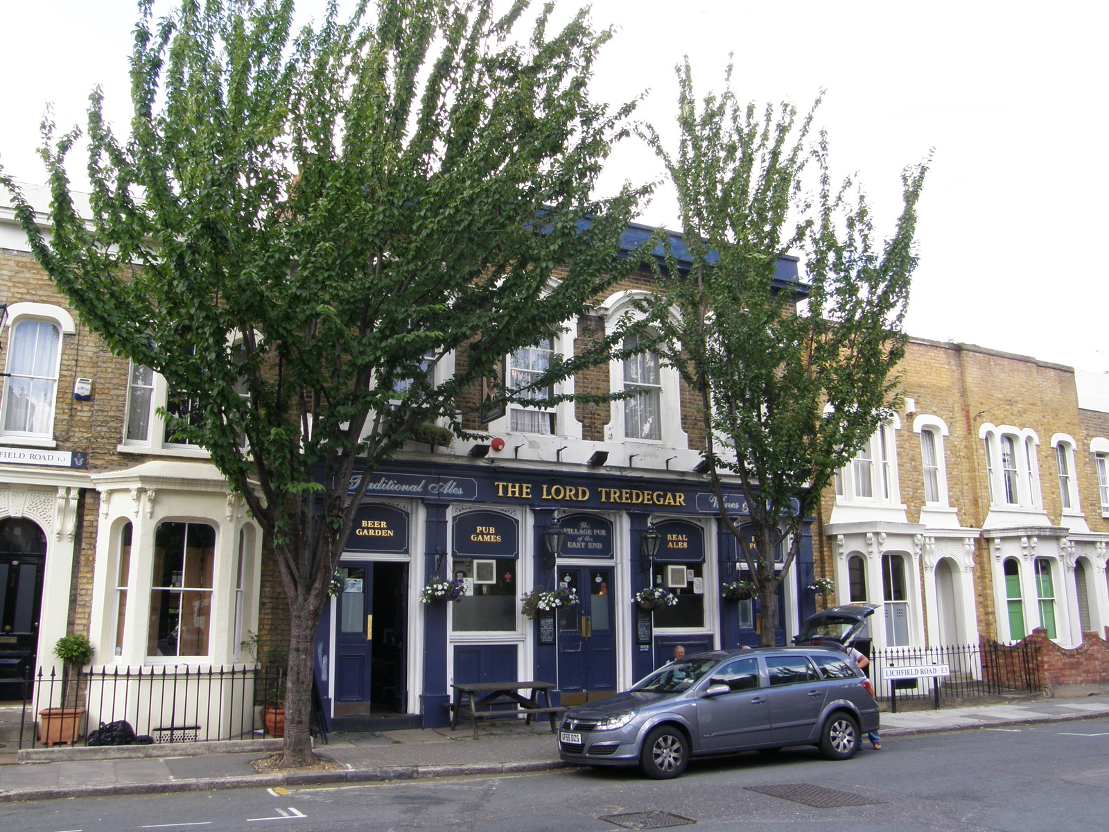 Image from Victoria to Bow Road