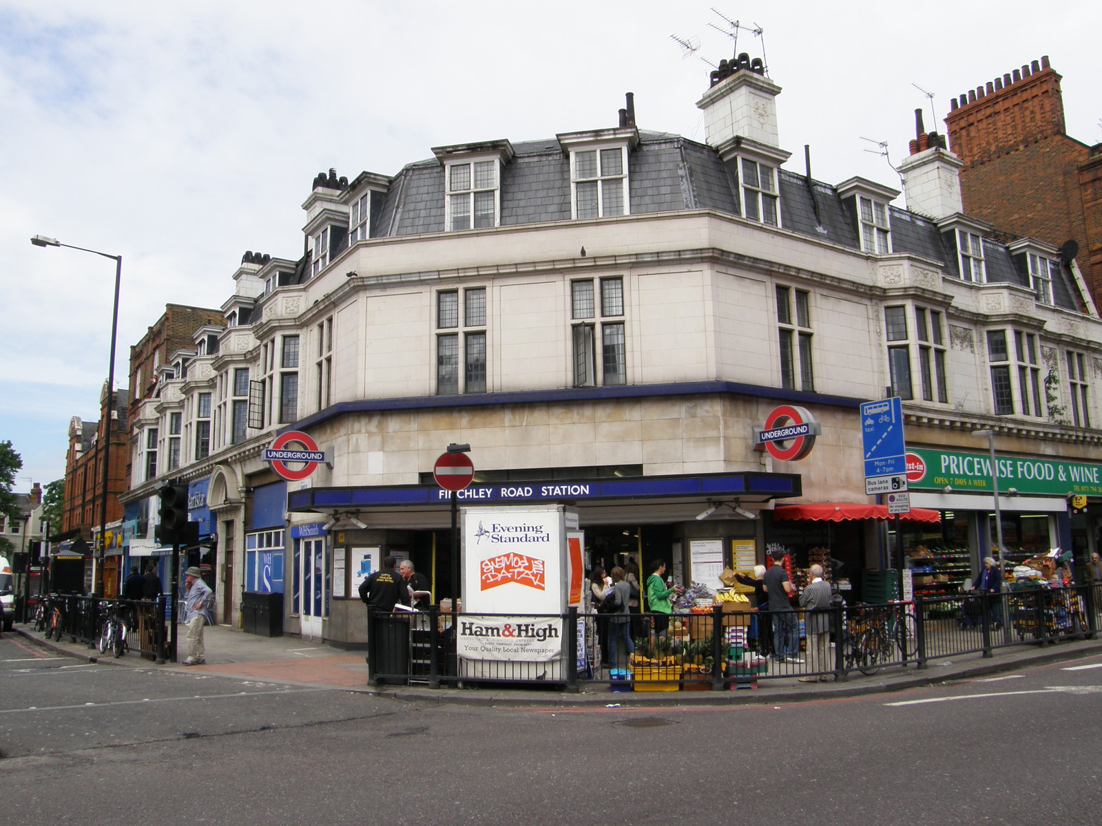 Finchley Road station