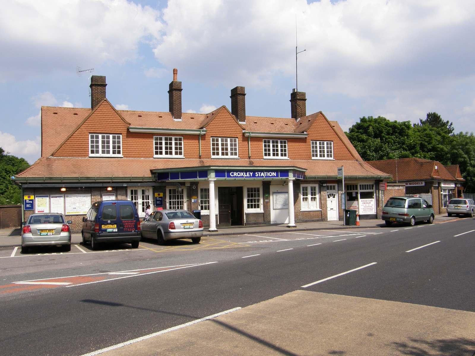 Croxley station