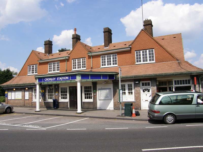 Croxley station