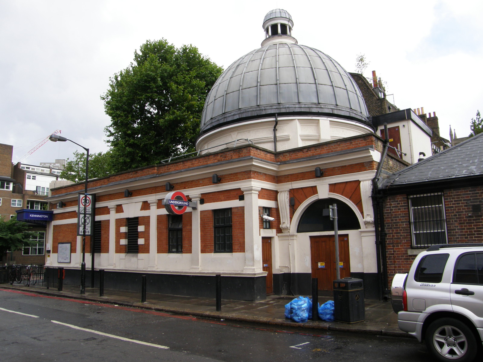 Kennington station