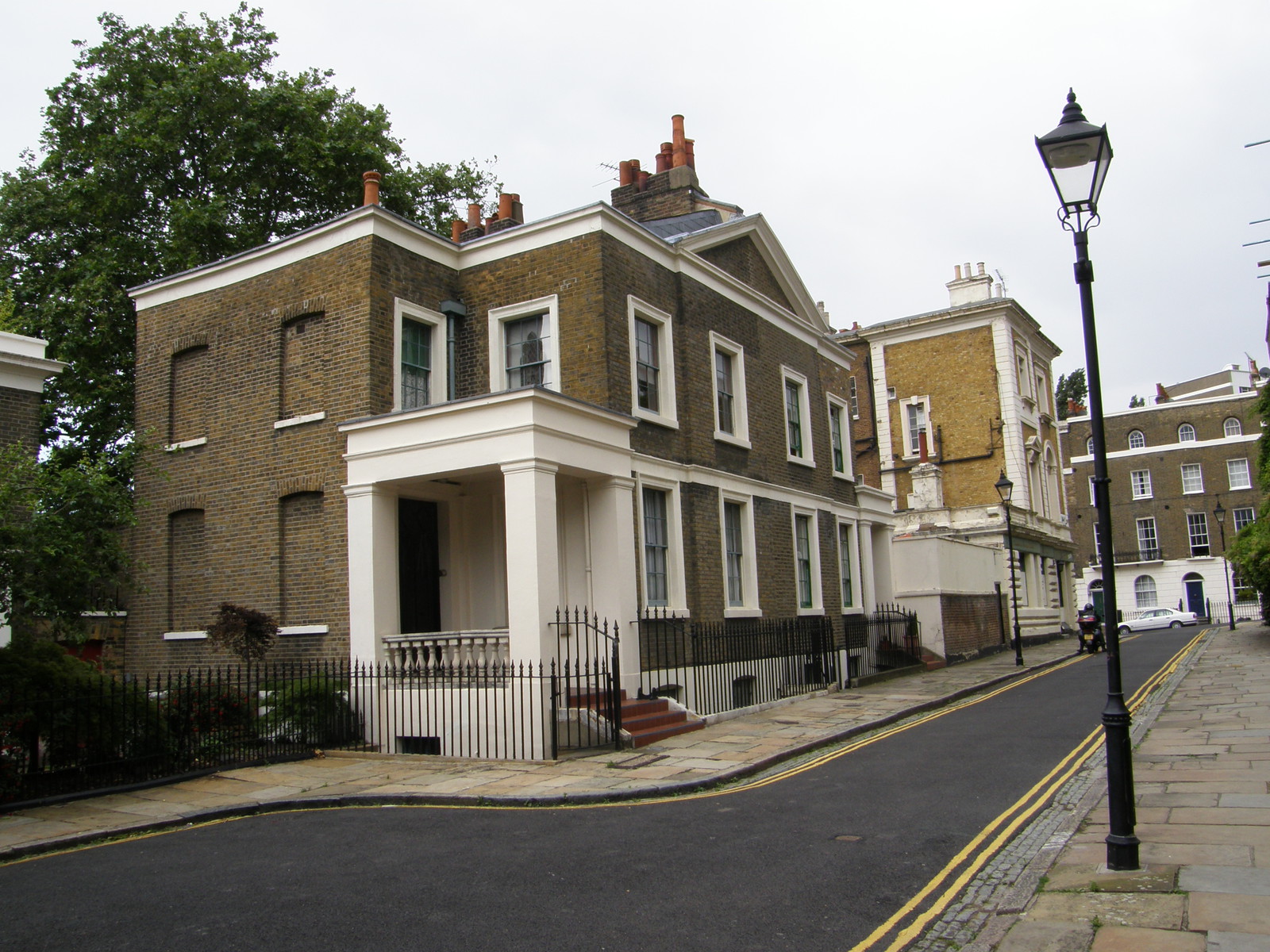 Mews near Lloyd Square