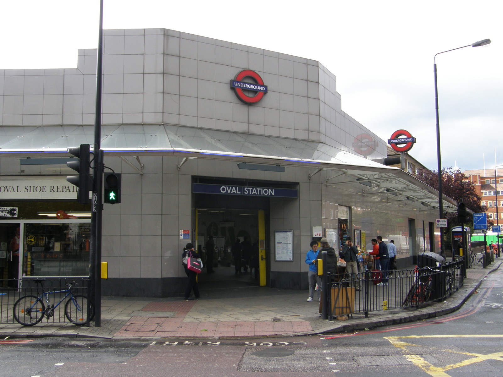 Oval station