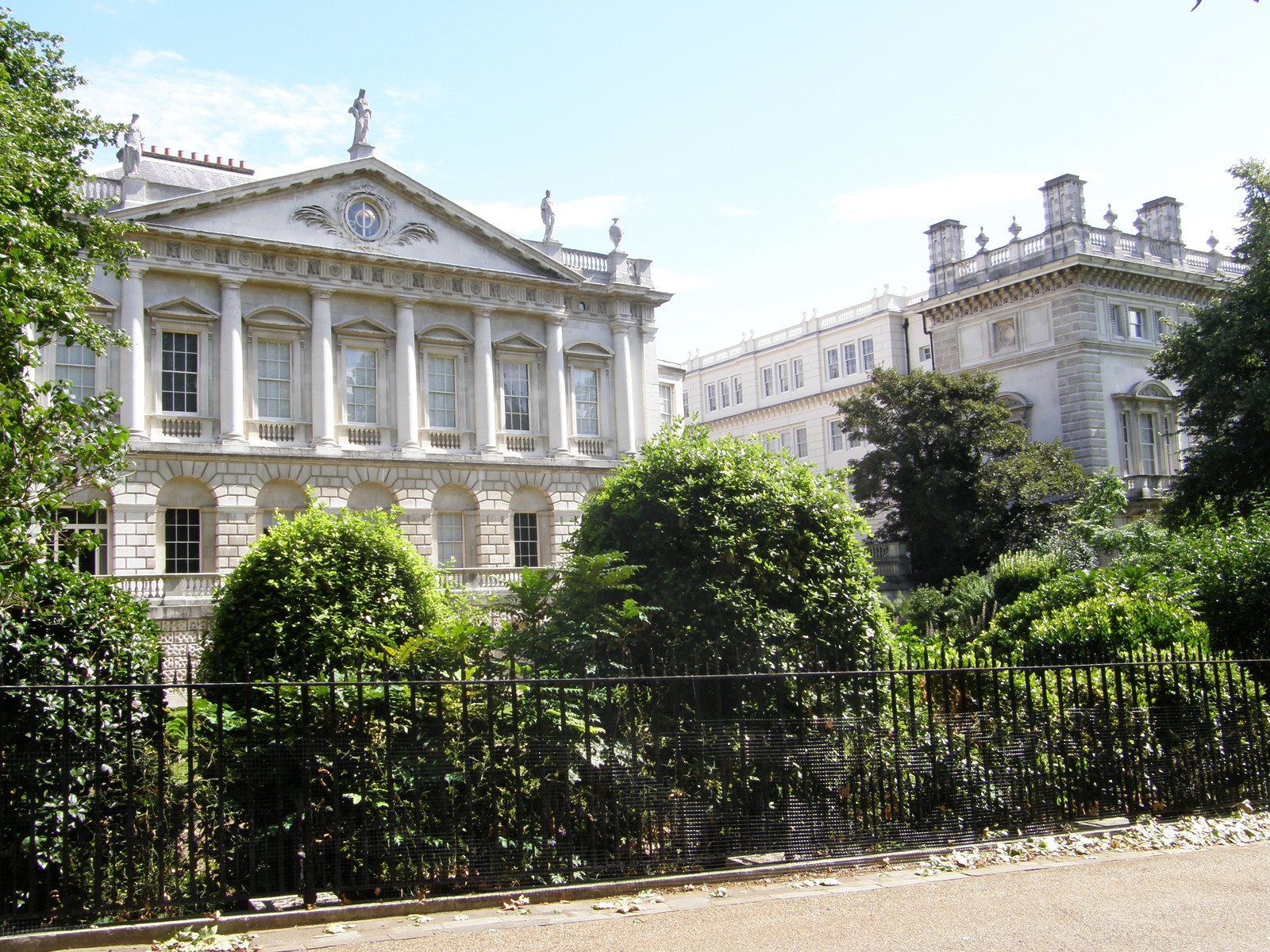 A Picture from Hammersmith to King's Cross St Pancras, Piccadilly