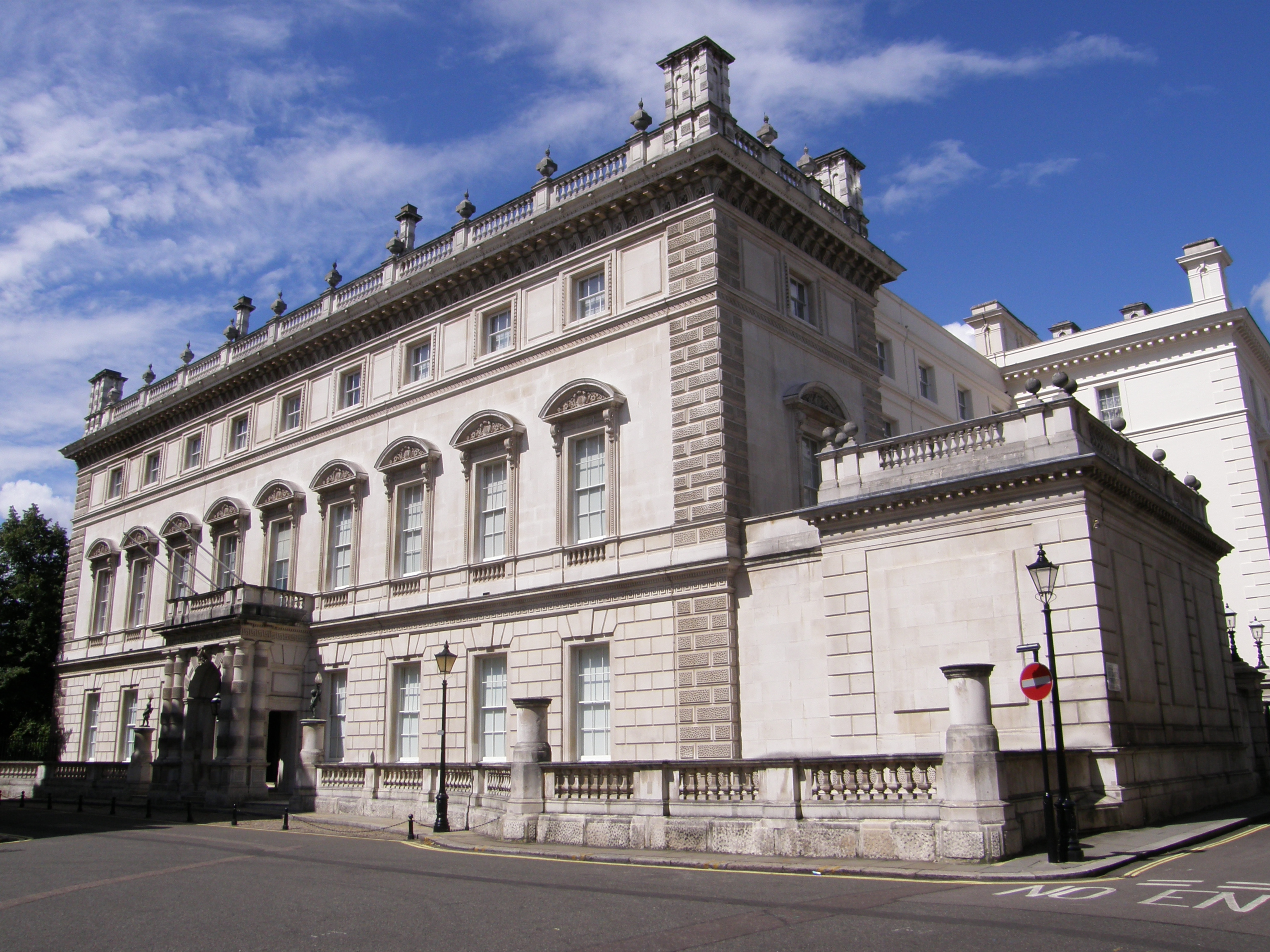 Bridgewater House A Picture from Hammersmith to King's Cross St