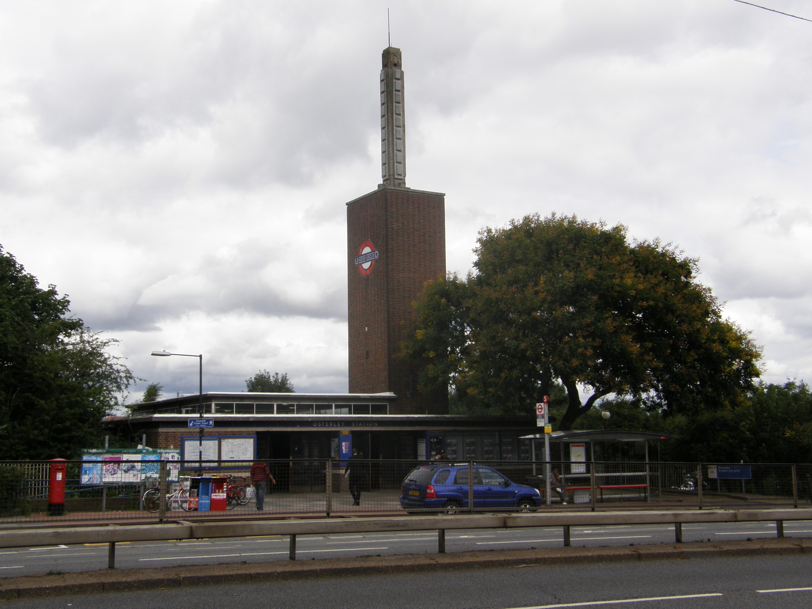 Image from Hatton Cross to Boston Manor
