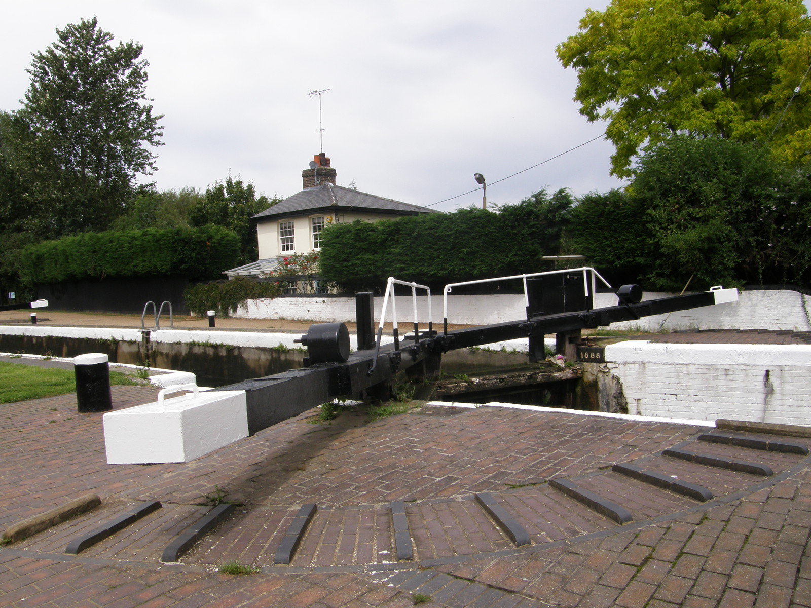 Image from Hatton Cross to Boston Manor