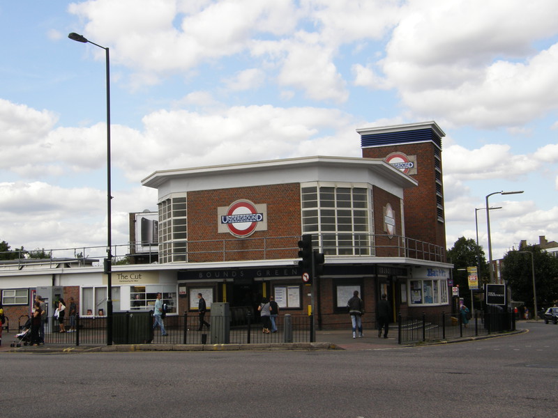 Bounds Green station