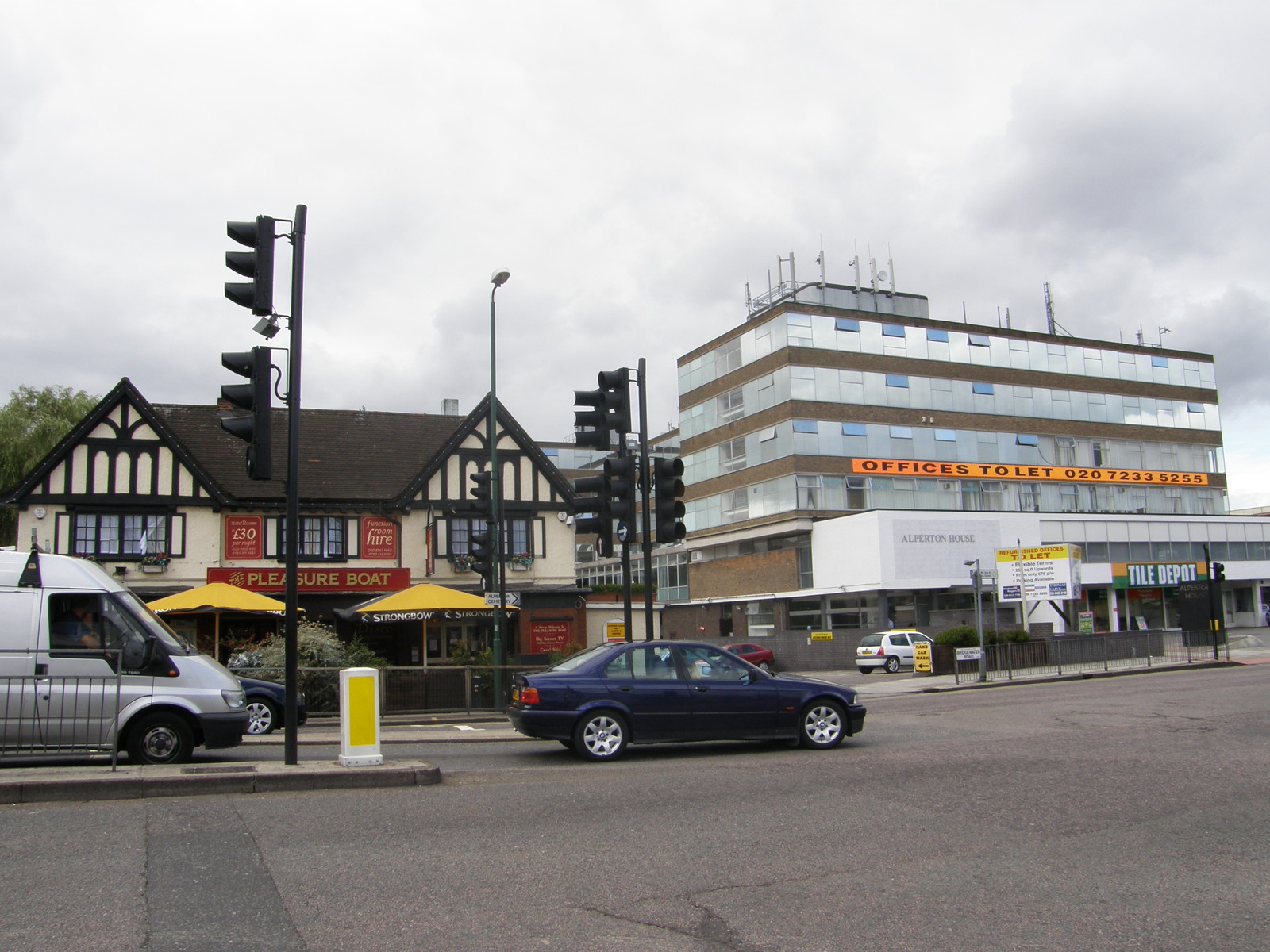 Image from Uxbridge to Acton Town