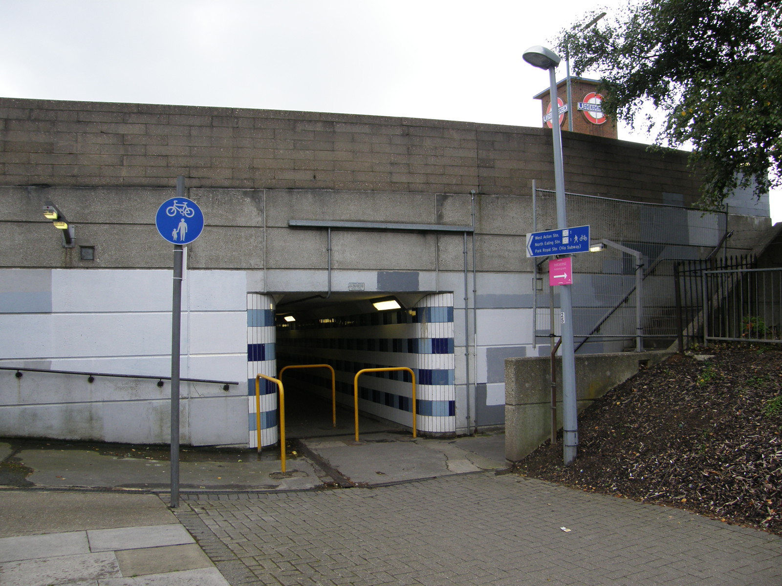 Image from Uxbridge to Acton Town